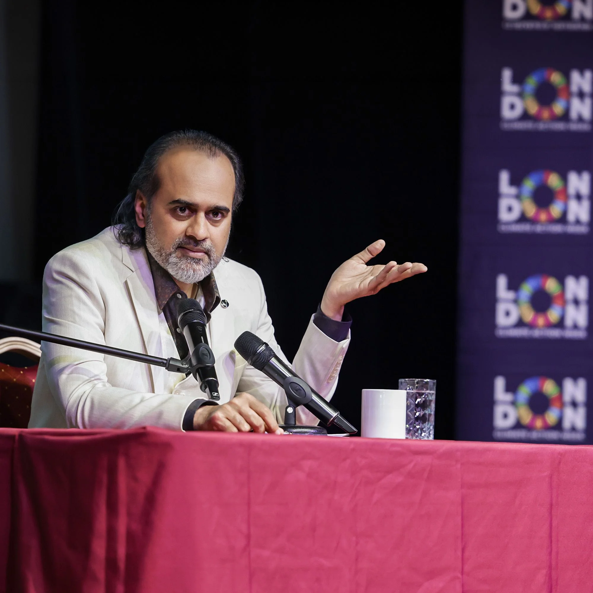 London Public Session — photo 1