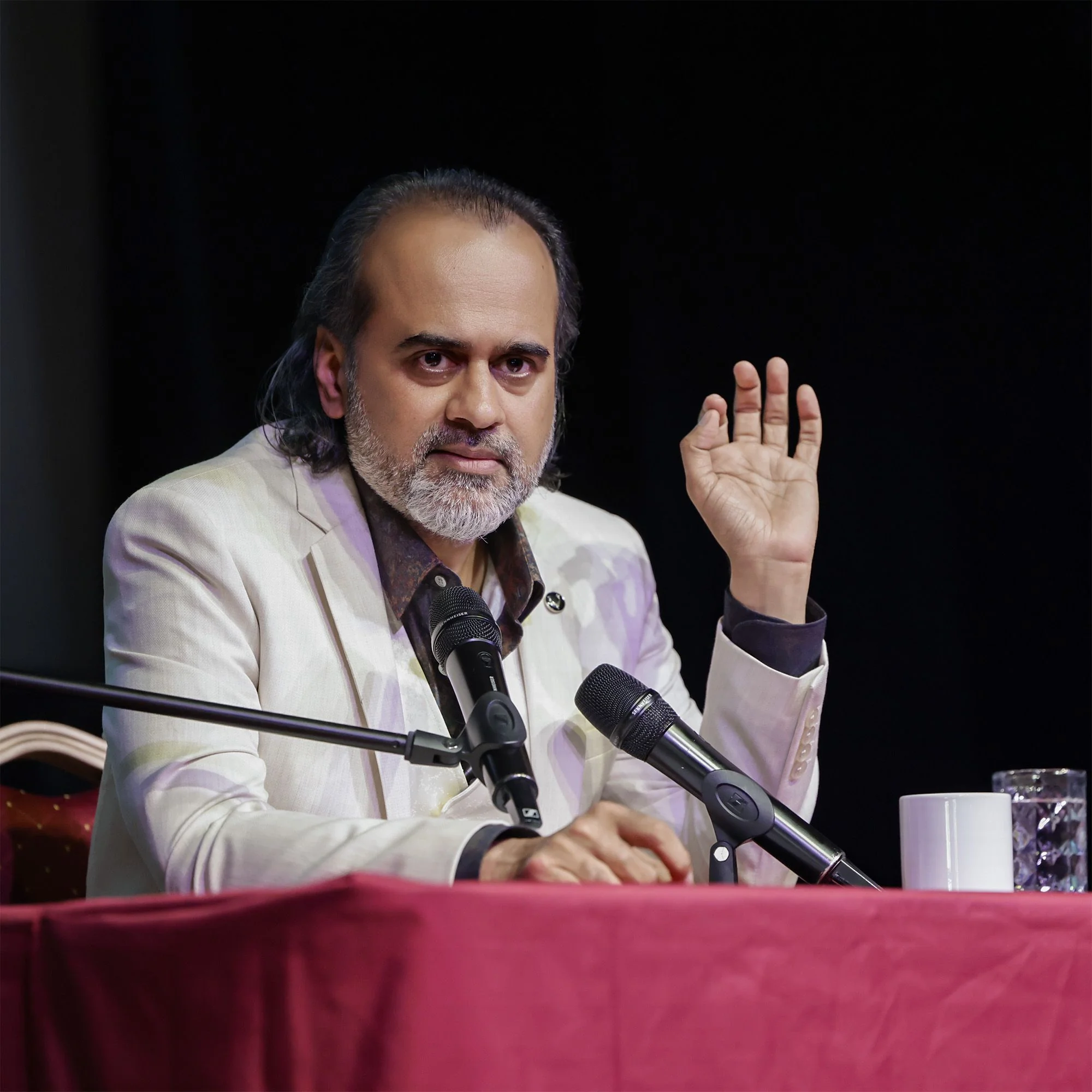 London Public Session — photo 2