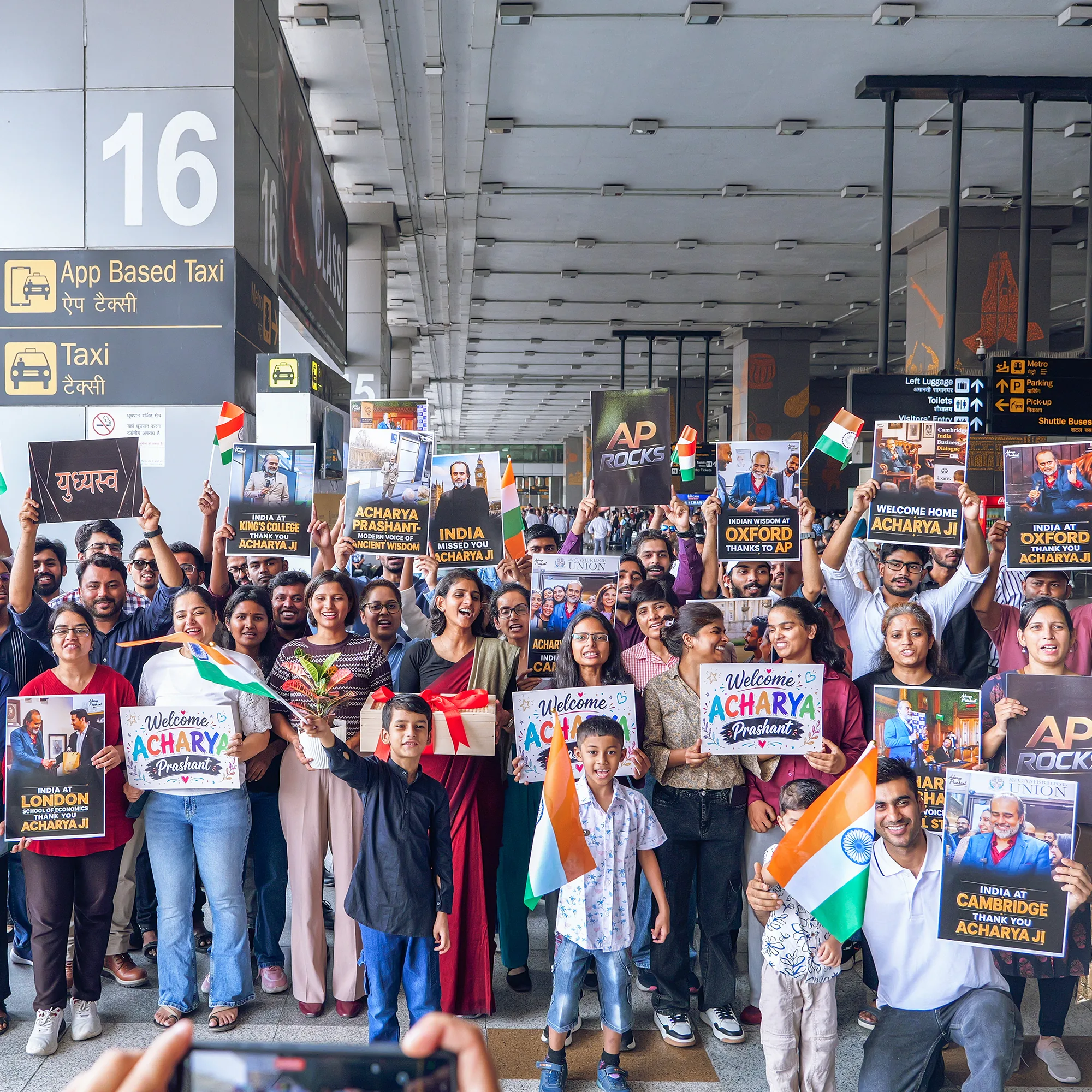Grand Welcome at Delhi Airport — photo 3