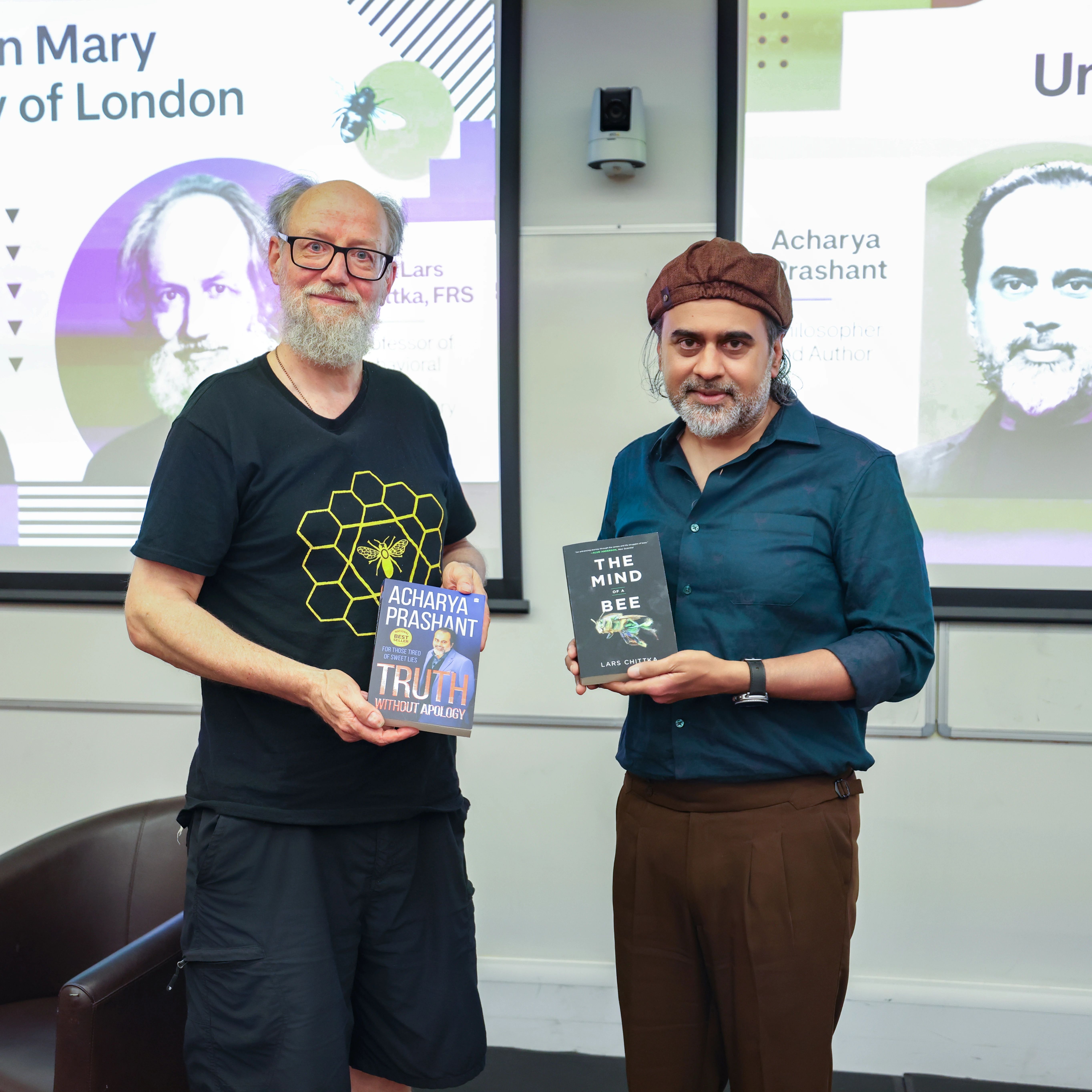 Dialogue with Prof. Lars Chittka, FRS - Queen Mary University of London — photo 11
