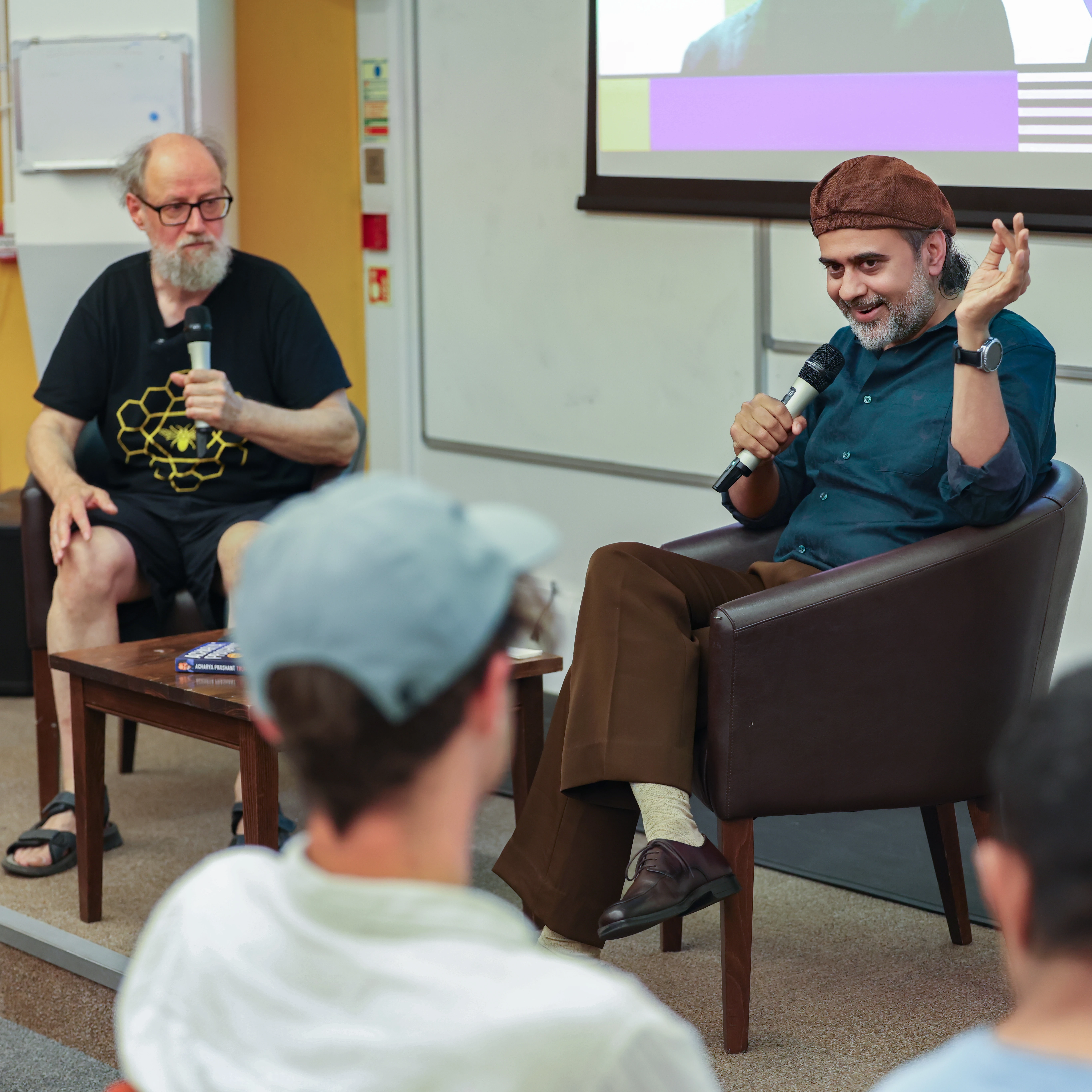 Dialogue with Prof. Lars Chittka, FRS - Queen Mary University of London — photo 5