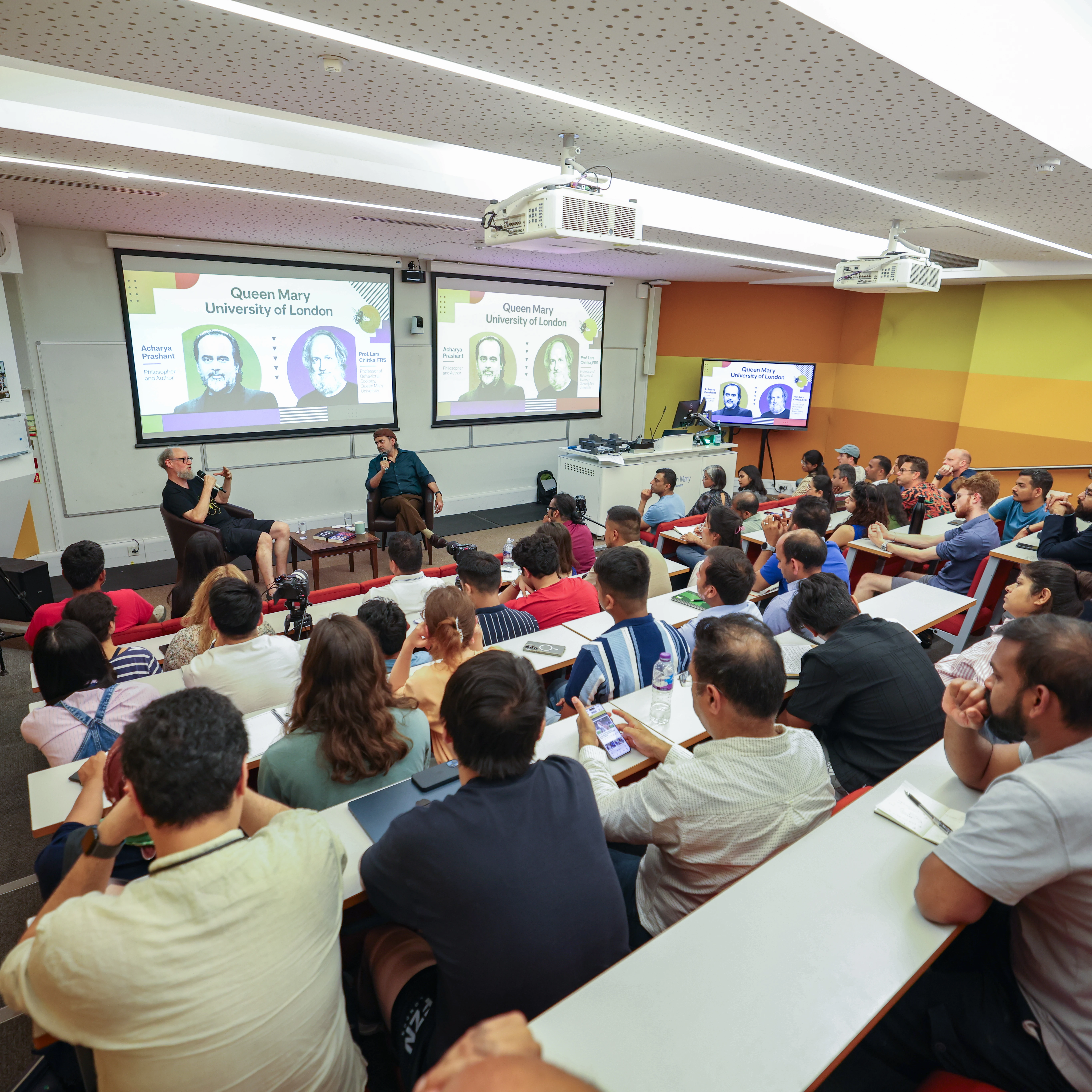 Dialogue with Prof. Lars Chittka, FRS - Queen Mary University of London — photo 7
